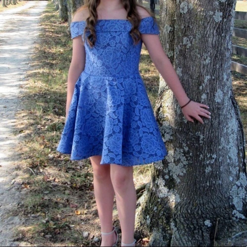 𝅺la Femme Dress periwinkle size 8